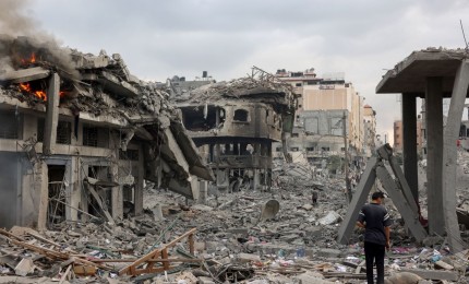 21 يومًا على وقف الحرب: الاحتلال يواصل تدمير المنازل ويسلم جثامين 30 شهيدًا