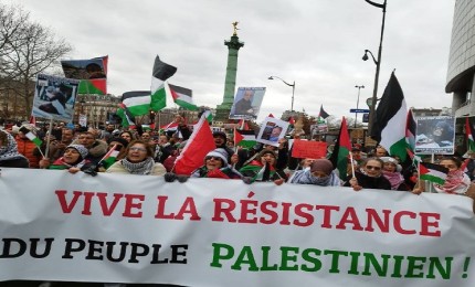 الشرطة الإيطالية تفرق مظاهرة مؤيدة لفلسطين في روما بالقوة