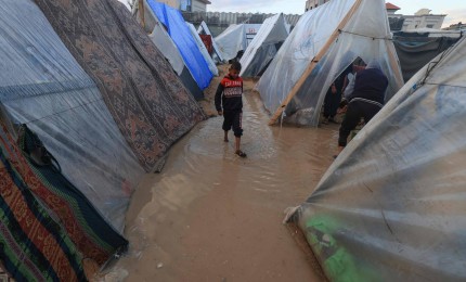 الأونروا تجدد دعوتها لإدخال المساعدات إلى قطاع غزة مع اقتراب الشتاء